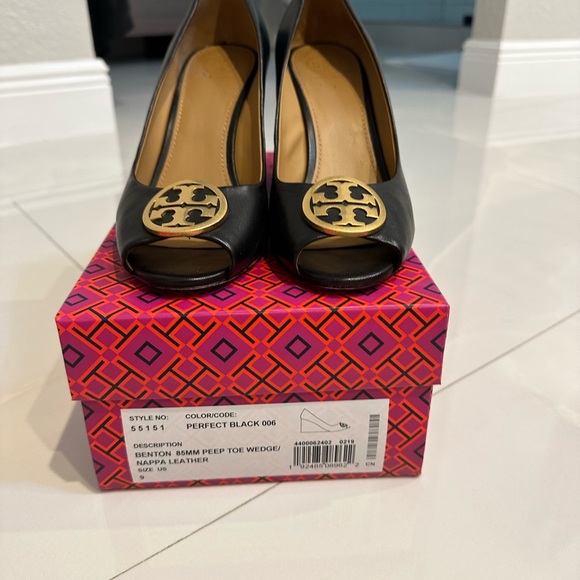Tory Burch Benton Wedged size 9 - Picture 3 of 5